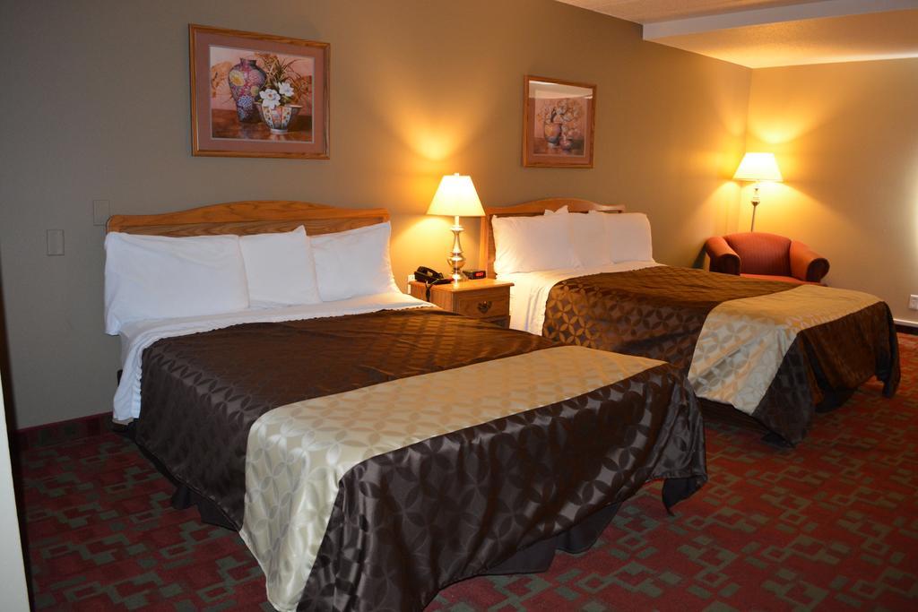 Travelodge By Wyndham Grand Forks Exterior photo