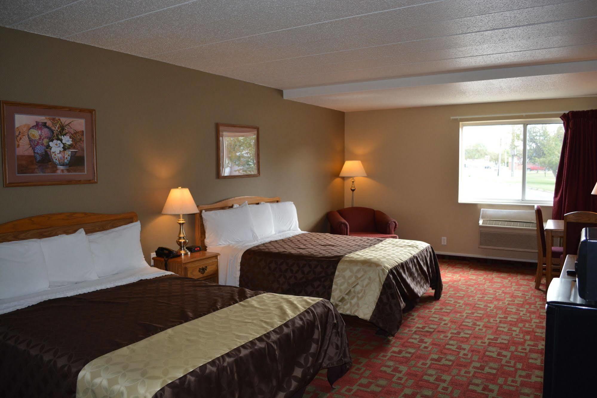 Travelodge By Wyndham Grand Forks Exterior photo