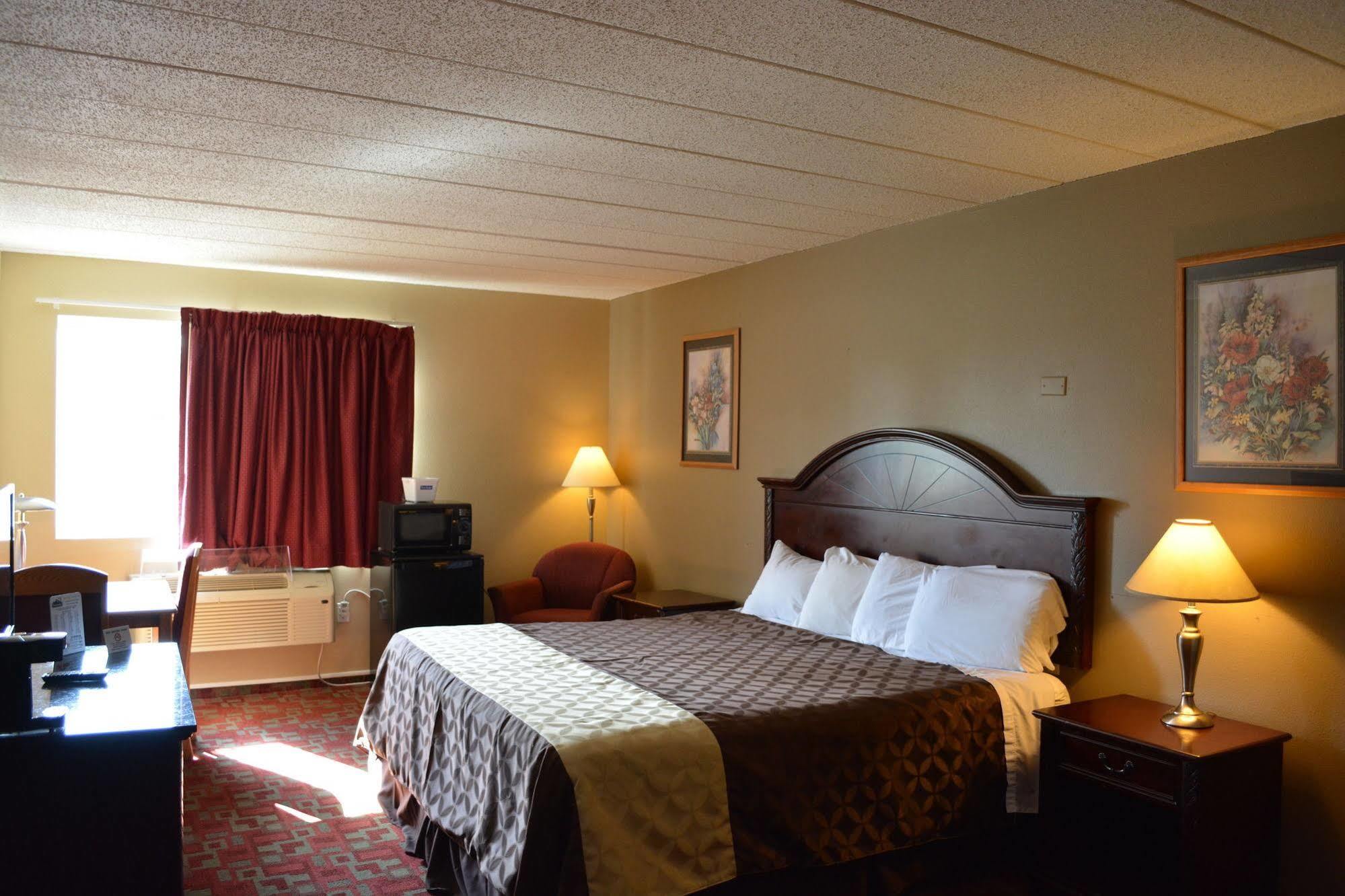 Travelodge By Wyndham Grand Forks Exterior photo