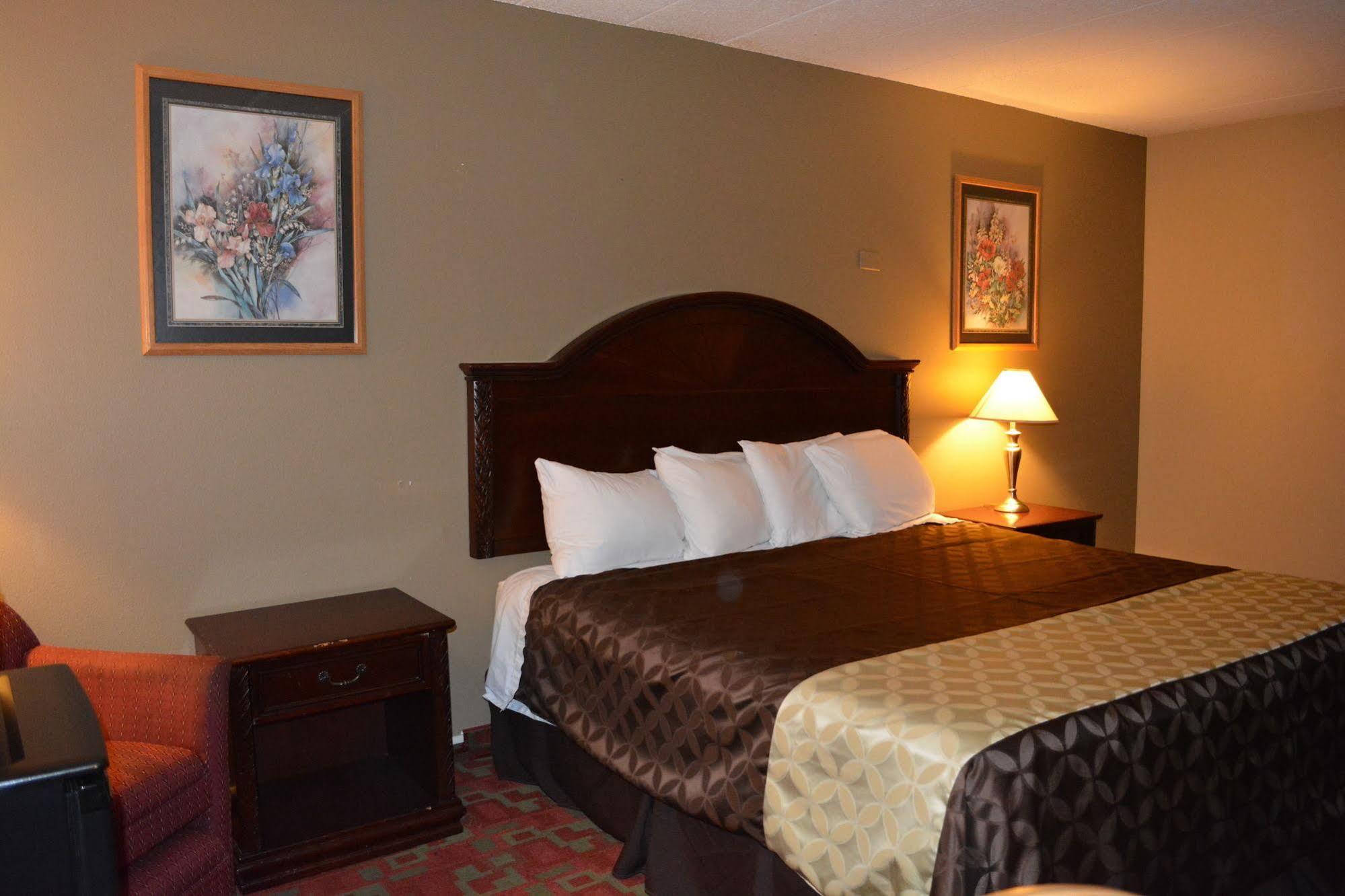 Travelodge By Wyndham Grand Forks Exterior photo
