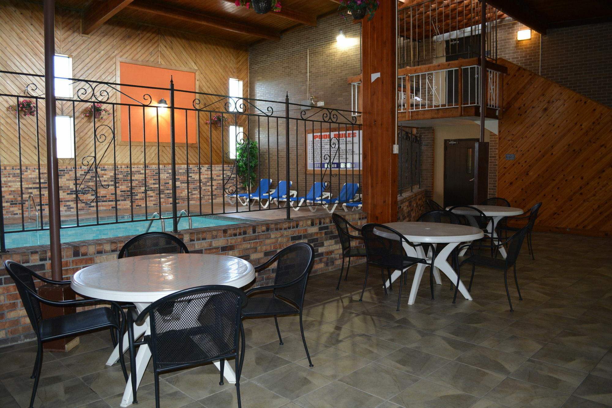 Travelodge By Wyndham Grand Forks Exterior photo