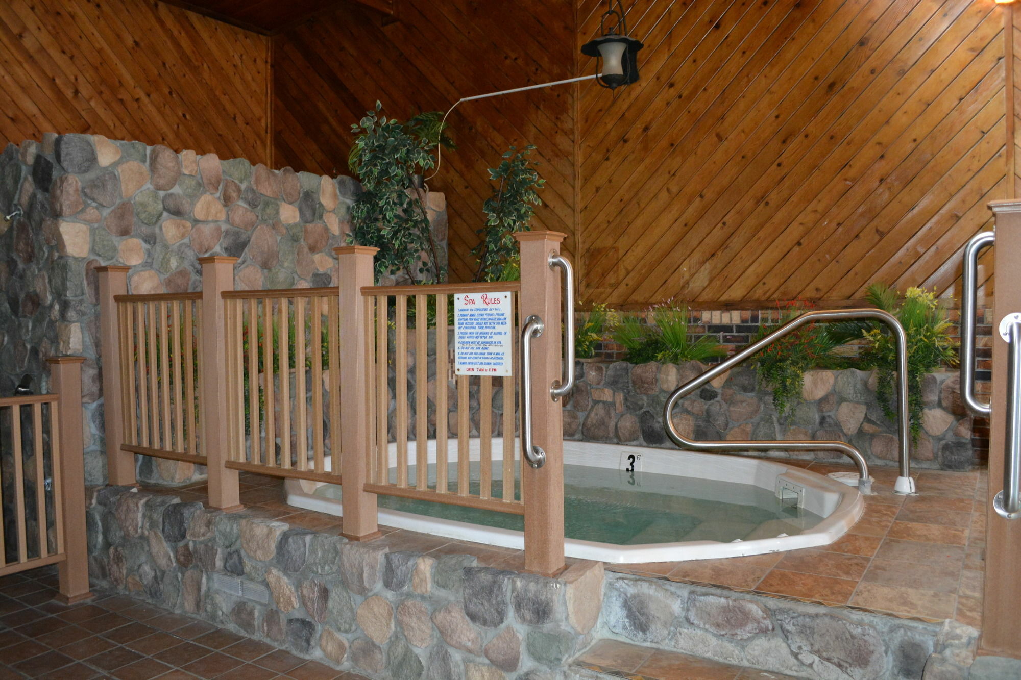 Travelodge By Wyndham Grand Forks Exterior photo